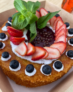 CARROTS AND BERRIES CAKE